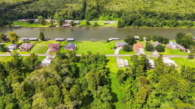 13818 & 13810 Bayou Terrace Dr, St Amant, LA 70774