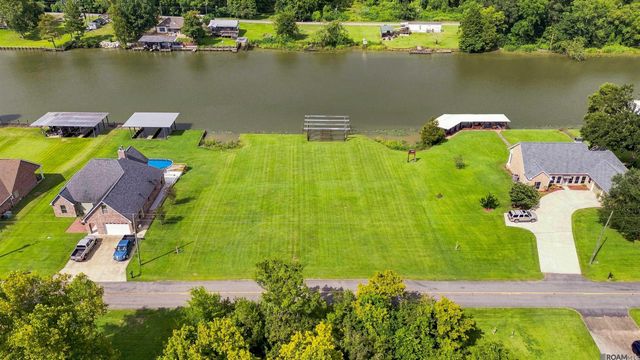 13818 & 13810 Bayou Terrace Dr, St Amant, LA 70774
