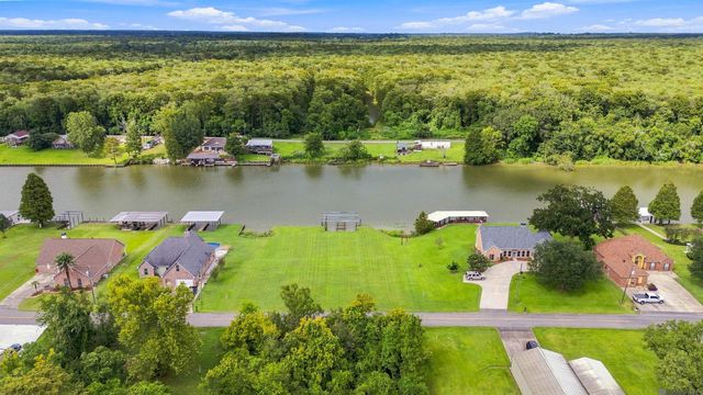 13818 & 13810 Bayou Terrace Dr, St Amant, LA 70774