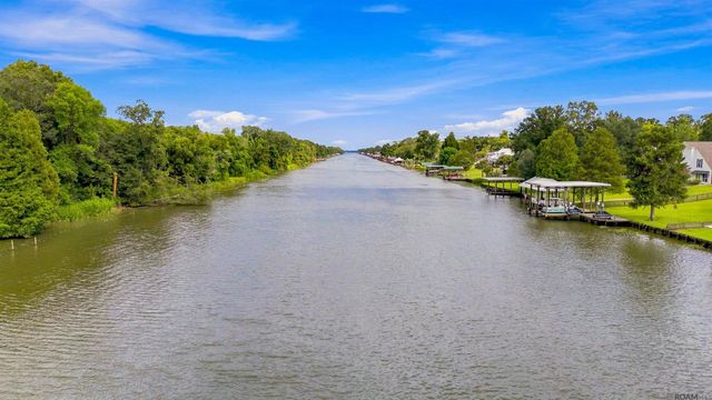 13818 & 13810 Bayou Terrace Dr, St Amant, LA 70774
