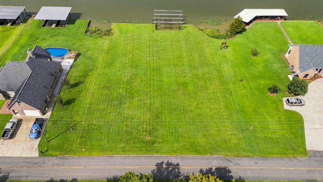 13818 & 13810 Bayou Terrace Dr, St Amant, LA 70774