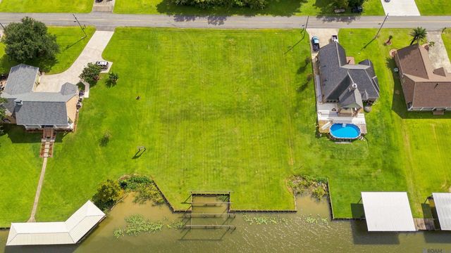 13818 & 13810 Bayou Terrace Dr, St Amant, LA 70774