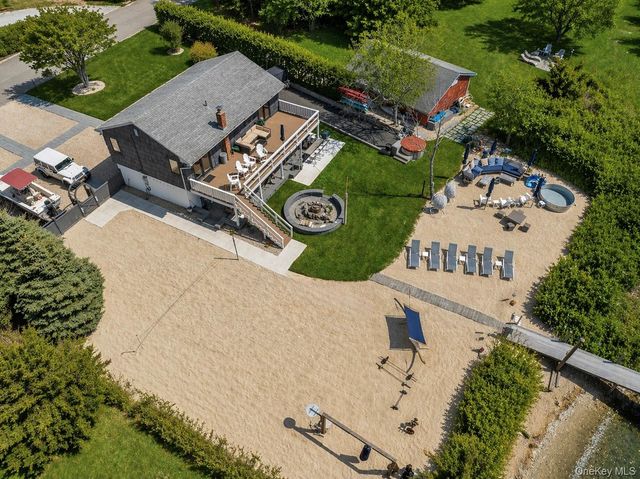11 Cold Spring Court, Southampton, NY 11968