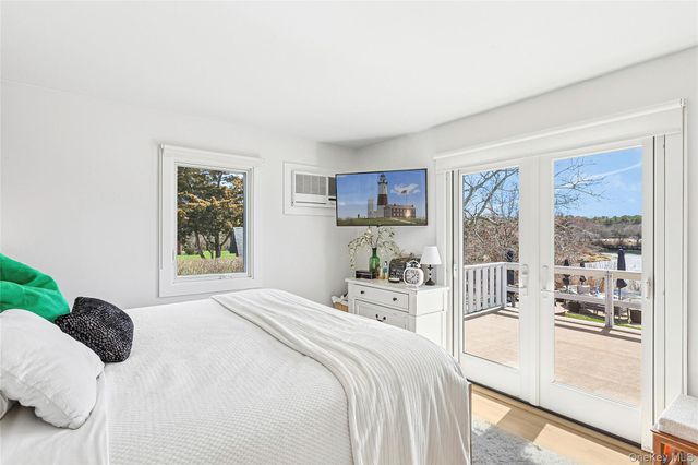 11 Cold Spring Court, Southampton, NY 11968