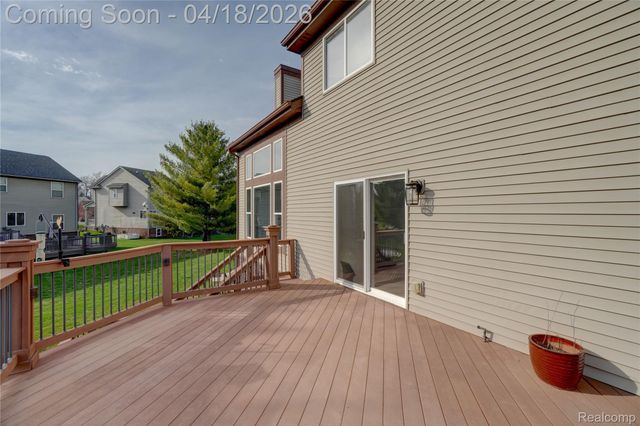 8599 Hummingbird, Commerce Charter Township, MI 48382