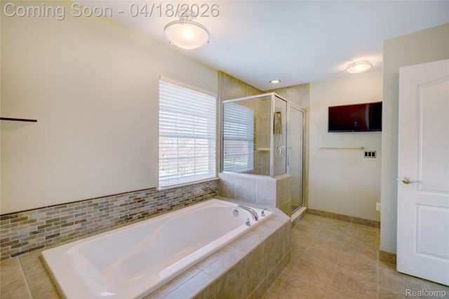 8599 Hummingbird, Commerce Charter Township, MI 48382