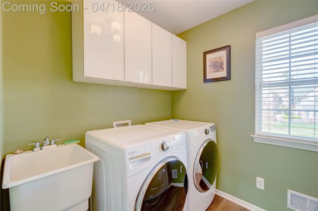 8599 Hummingbird, Commerce Charter Township, MI 48382