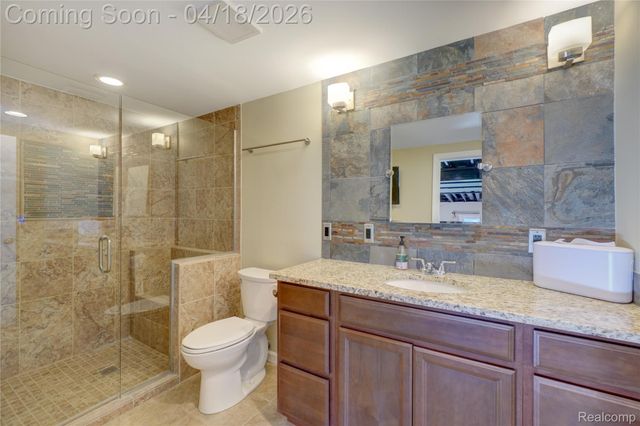8599 Hummingbird, Commerce Charter Township, MI 48382