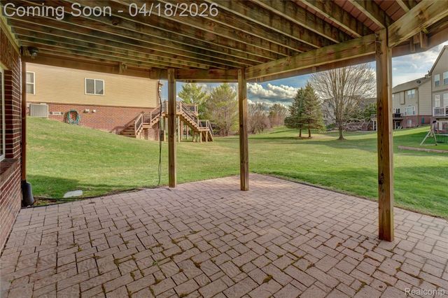 8599 Hummingbird, Commerce Charter Township, MI 48382