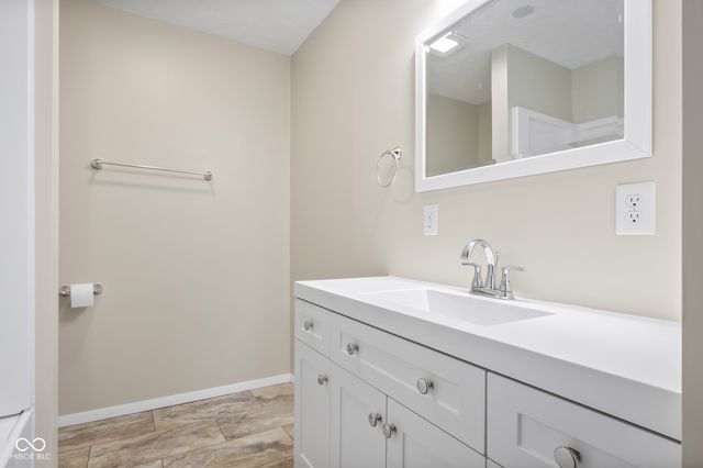 4845 Timbercrest Drive, Columbus, IN 47203