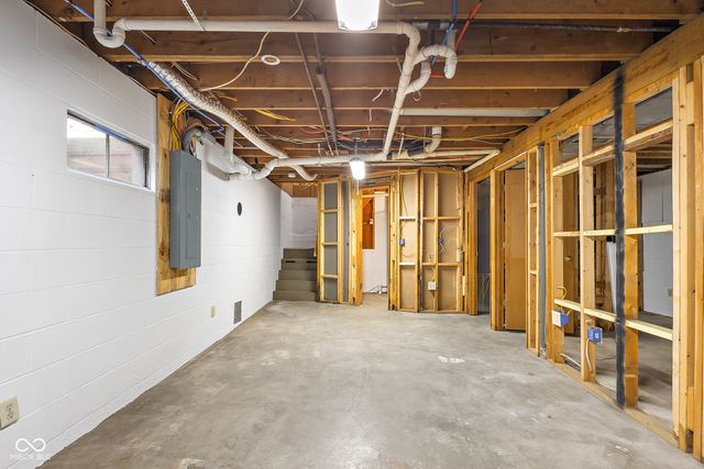 4845 Timbercrest Drive, Columbus, IN 47203