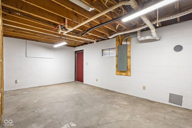 4845 Timbercrest Drive, Columbus, IN 47203