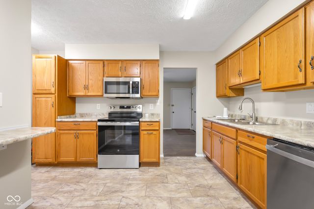 4845 Timbercrest Drive, Columbus, IN 47203