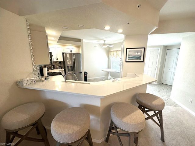 6816 Satinleaf RD S 102, Naples, FL 34109