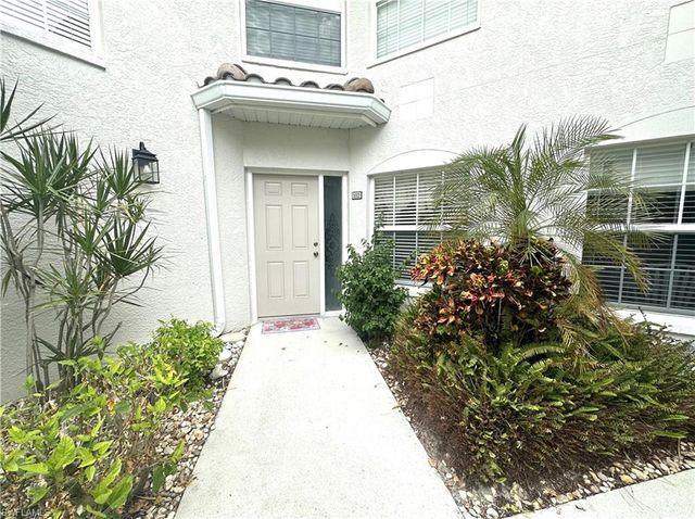 6816 Satinleaf RD S 102, Naples, FL 34109