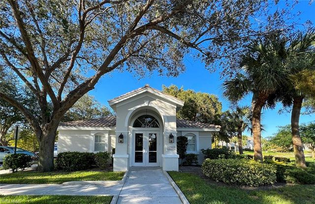 6816 Satinleaf RD S 102, Naples, FL 34109