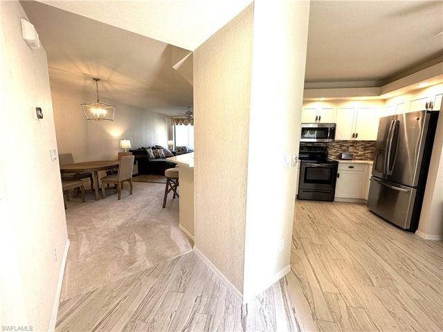 6816 Satinleaf RD S 102, Naples, FL 34109