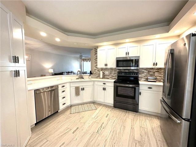 6816 Satinleaf RD S 102, Naples, FL 34109