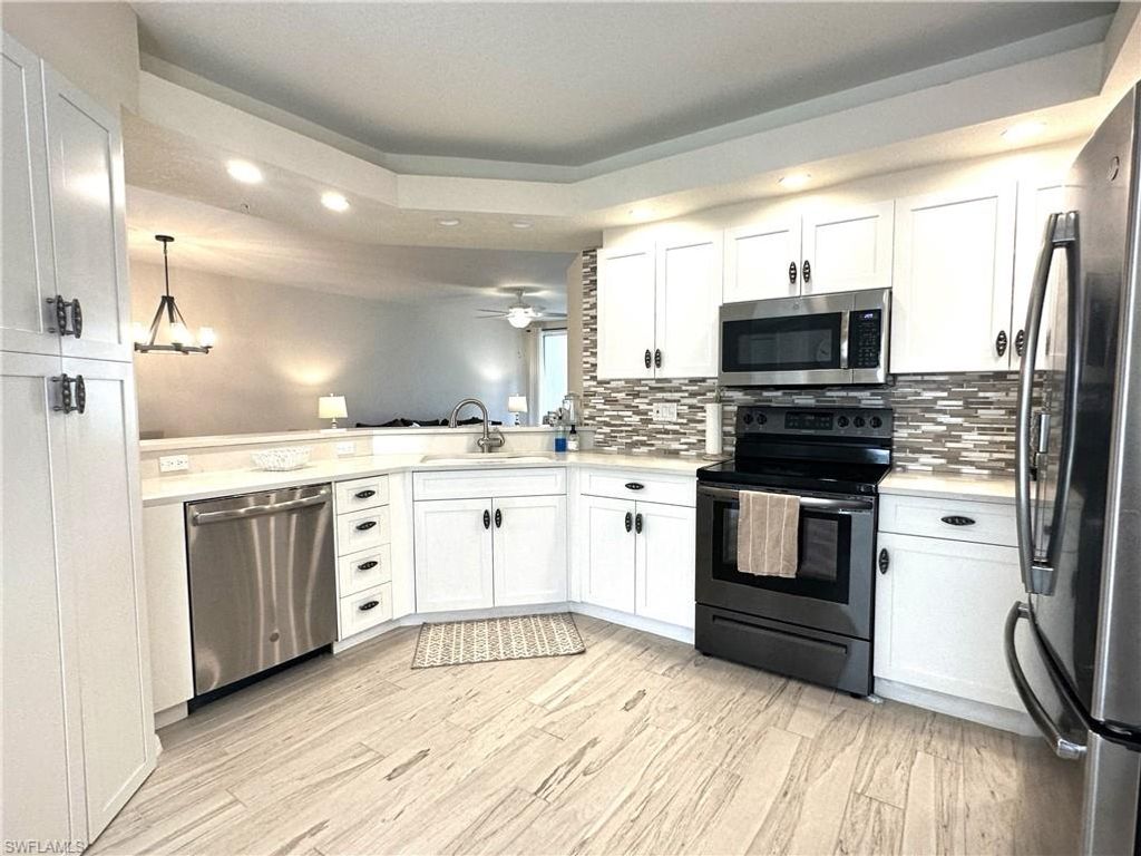 6816 Satinleaf RD S 102, Naples, FL 34109