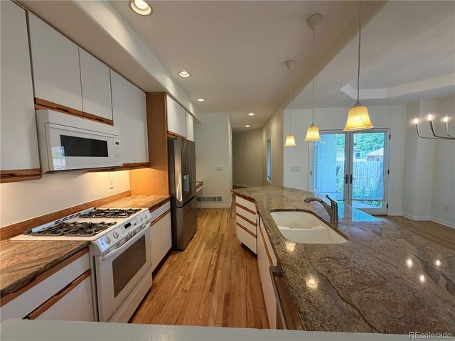 225 S Monroe Street, Denver, CO 80209