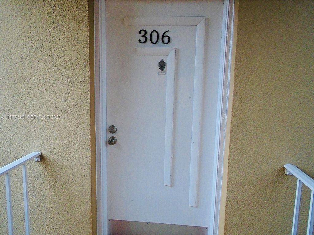 4215 N University Dr 306, Sunrise, FL 33351