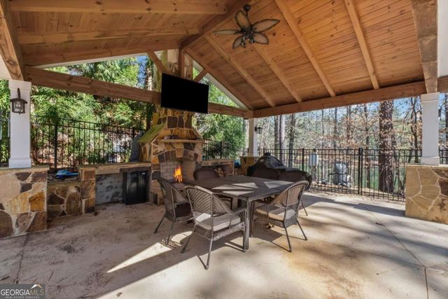 108 Waters Edge Drive, Woodstock, GA 30188