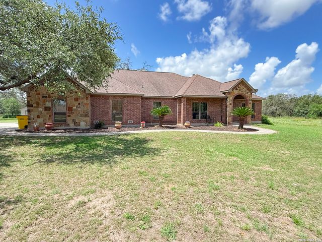 124 County Road 6879, Natalia, TX 78059
