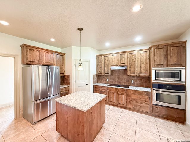 124 County Road 6879, Natalia, TX 78059