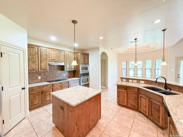 124 County Road 6879, Natalia, TX 78059