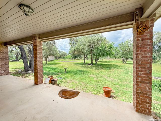 124 County Road 6879, Natalia, TX 78059