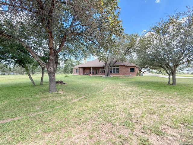 124 County Road 6879, Natalia, TX 78059
