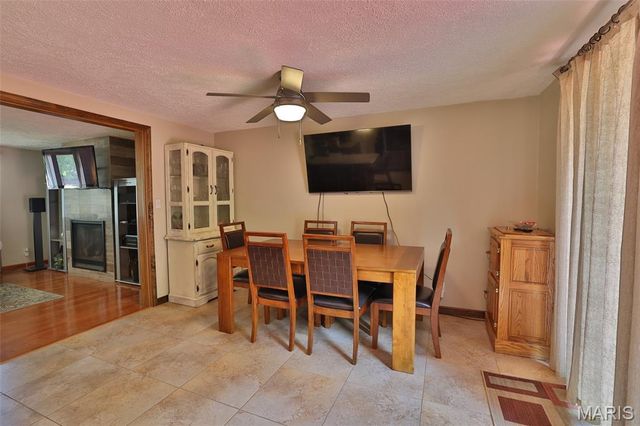 207 Lakewood Drive, Hillsboro, IL 62049