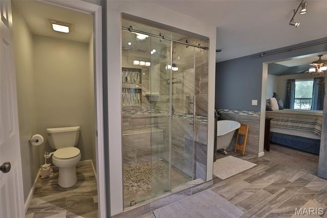 207 Lakewood Drive, Hillsboro, IL 62049