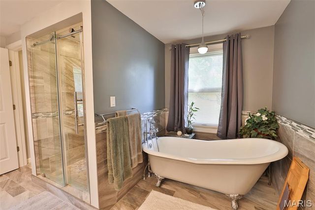 207 Lakewood Drive, Hillsboro, IL 62049