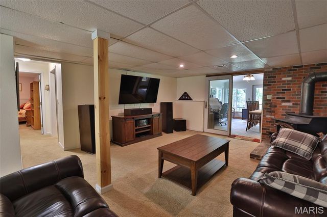 207 Lakewood Drive, Hillsboro, IL 62049