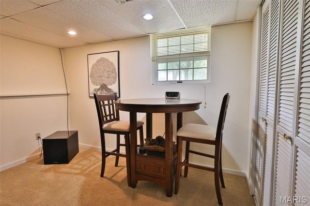 207 Lakewood Drive, Hillsboro, IL 62049