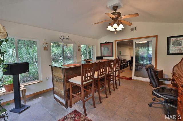 207 Lakewood Drive, Hillsboro, IL 62049