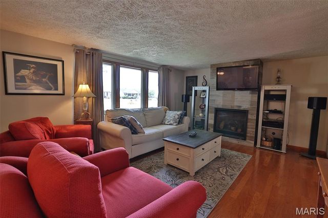 207 Lakewood Drive, Hillsboro, IL 62049