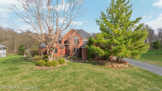 4930 Menominee Lane, Village Of Clarkston, MI 48348