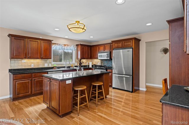 4930 Menominee Lane, Village Of Clarkston, MI 48348