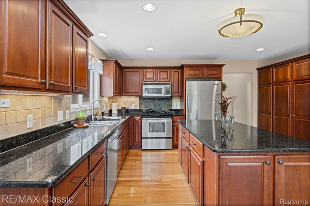 4930 Menominee Lane, Village Of Clarkston, MI 48348