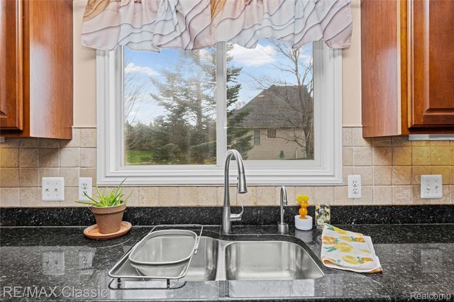 4930 Menominee Lane, Village Of Clarkston, MI 48348