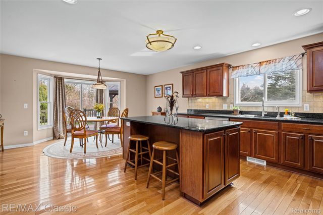 4930 Menominee Lane, Village Of Clarkston, MI 48348