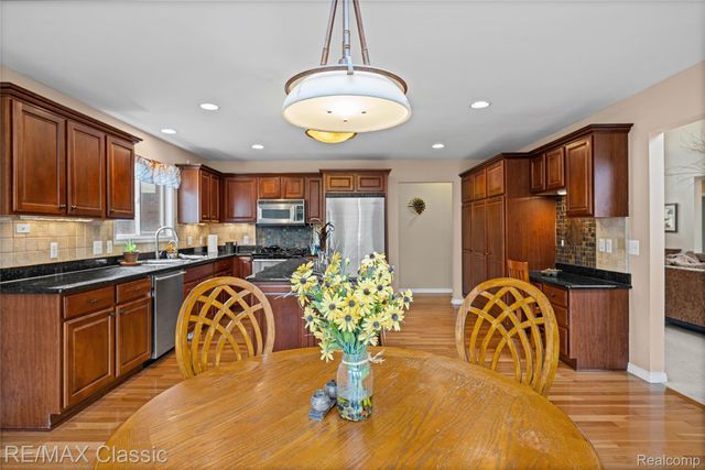 4930 Menominee Lane, Village Of Clarkston, MI 48348