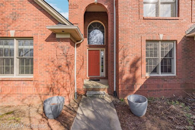 4930 Menominee Lane, Village Of Clarkston, MI 48348