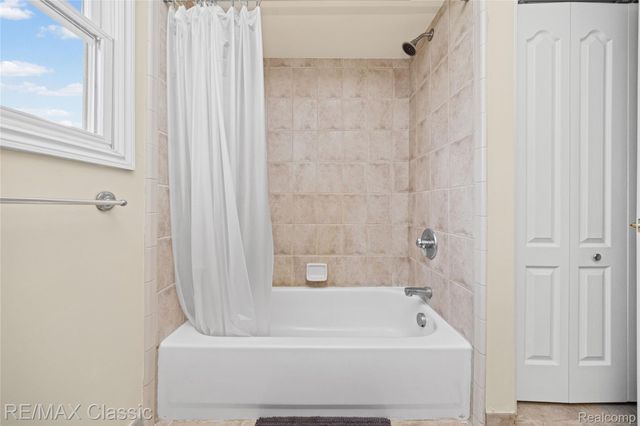 4930 Menominee Lane, Village Of Clarkston, MI 48348