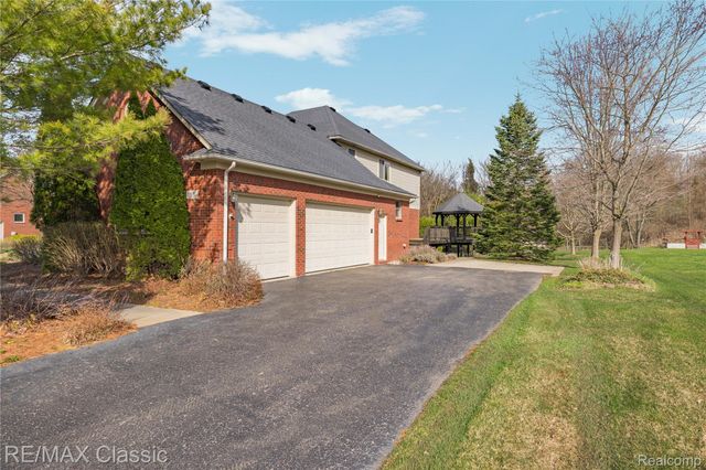 4930 Menominee Lane, Village Of Clarkston, MI 48348