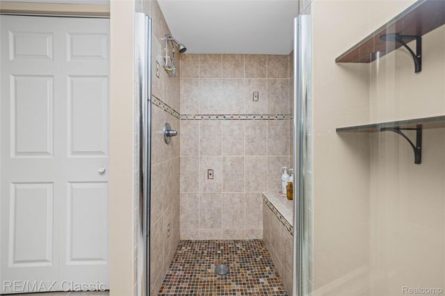 4930 Menominee Lane, Village Of Clarkston, MI 48348