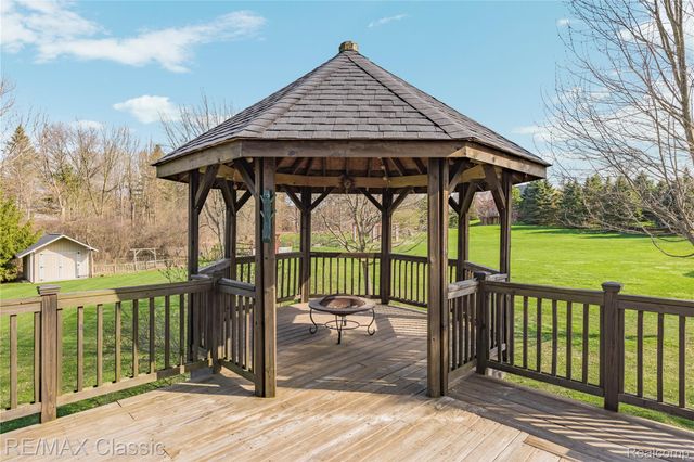 4930 Menominee Lane, Village Of Clarkston, MI 48348