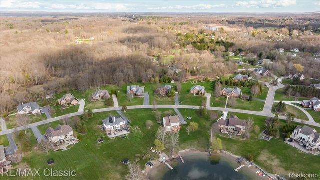 4930 Menominee Lane, Village Of Clarkston, MI 48348